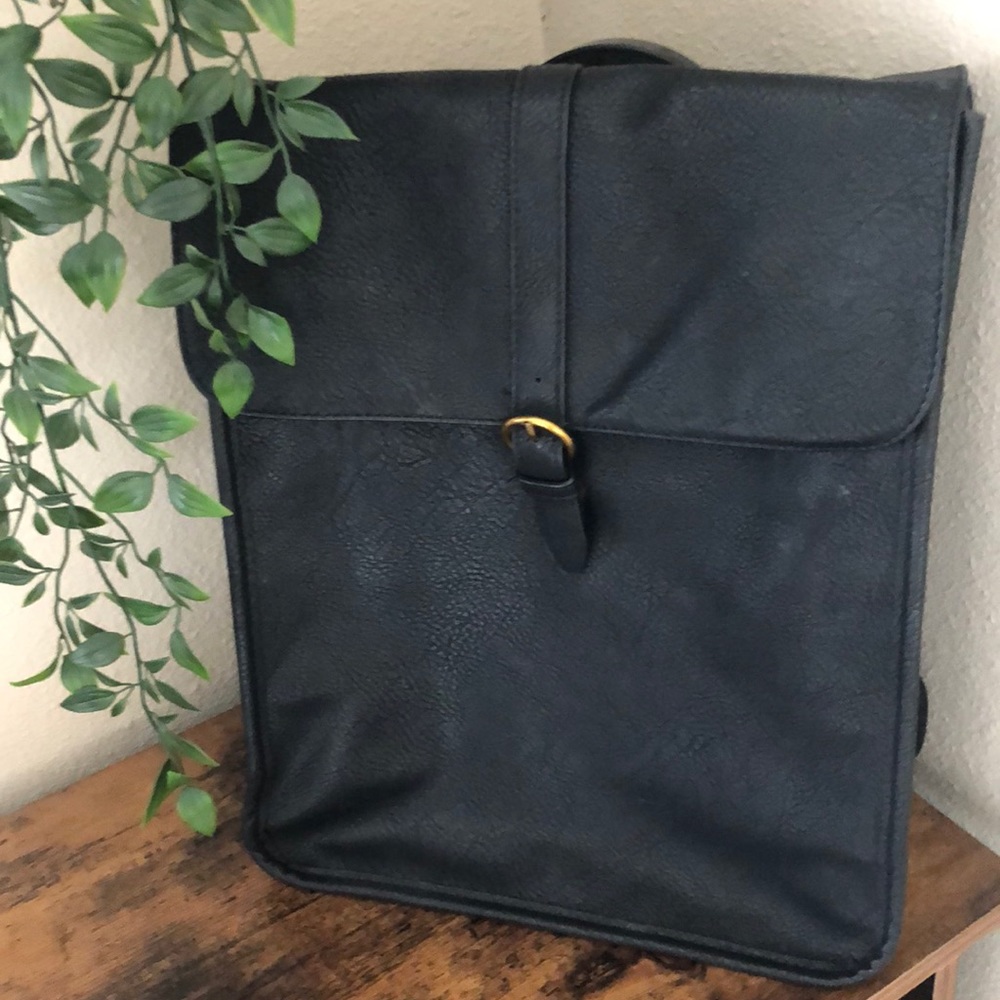 Universal Thread Backpack